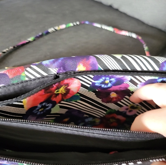 Beautiful bag aldo black white strip flower - Picture 9 of 14